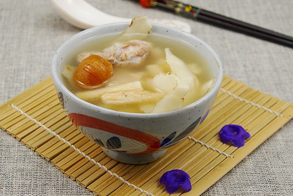 沙参玉竹瘦肉汤